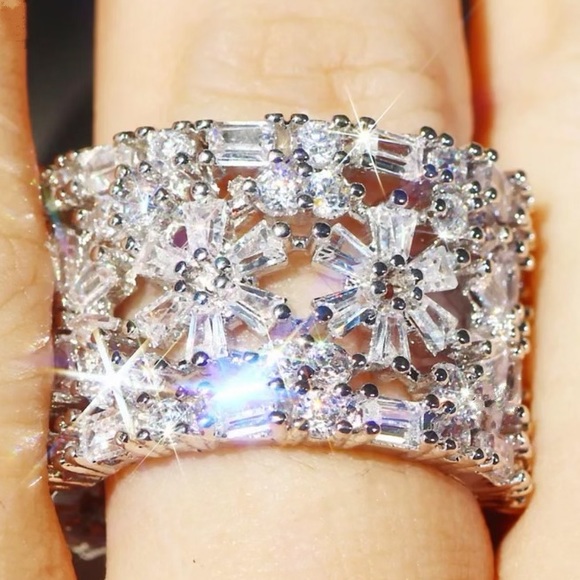 18K white gold diamond ring ๐ - Picture 2 of 5